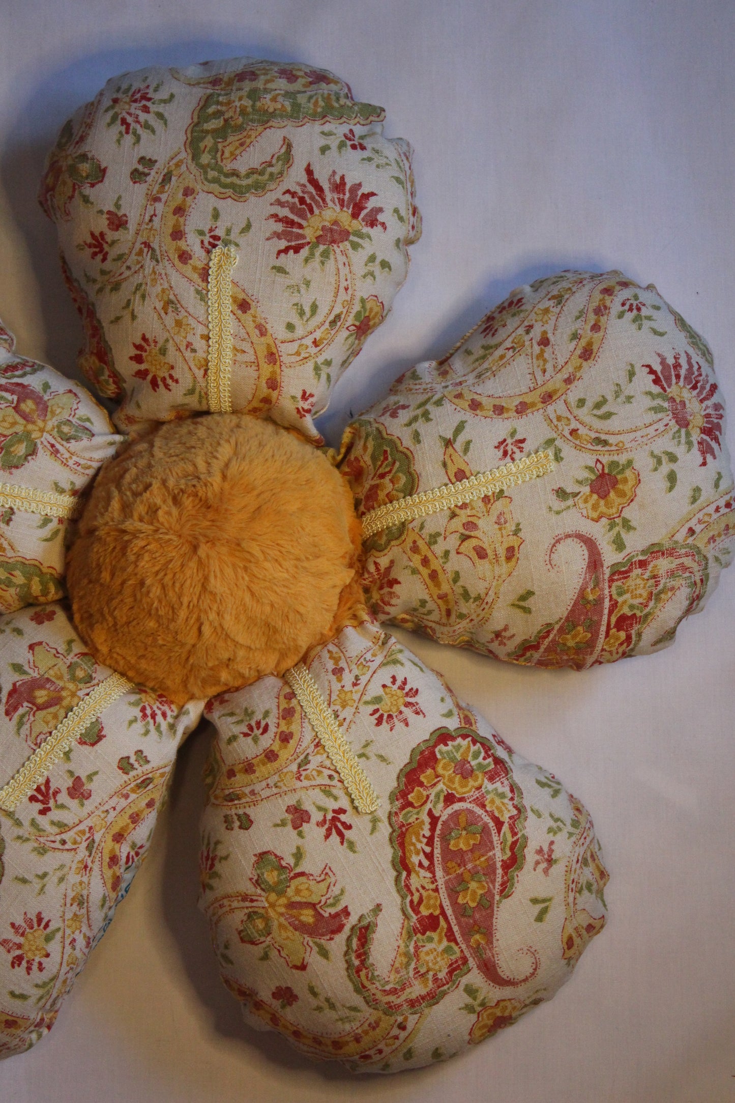 PRE-ORDER Daisy Pillow