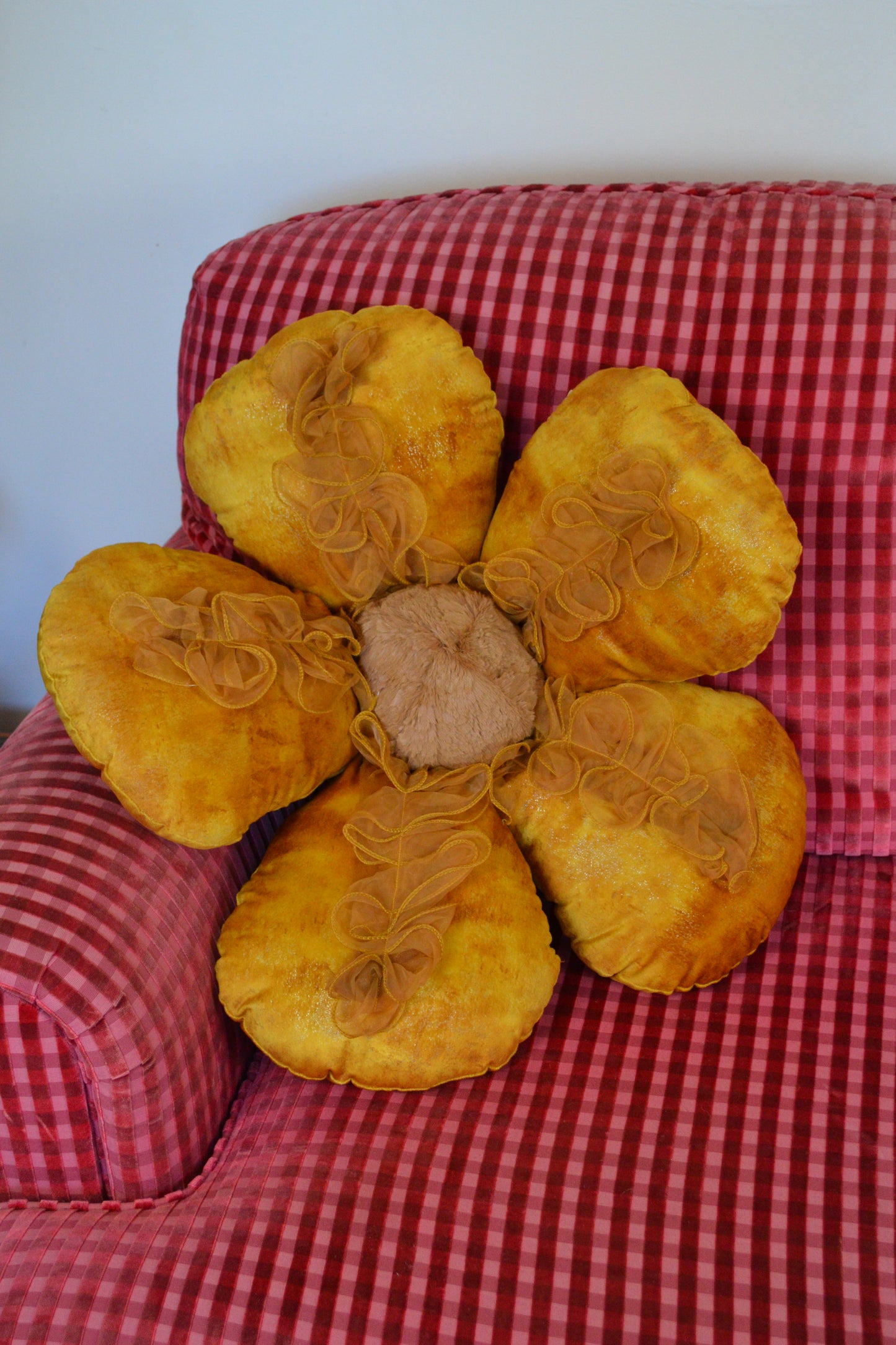 PRE-ORDER Daisy Pillow