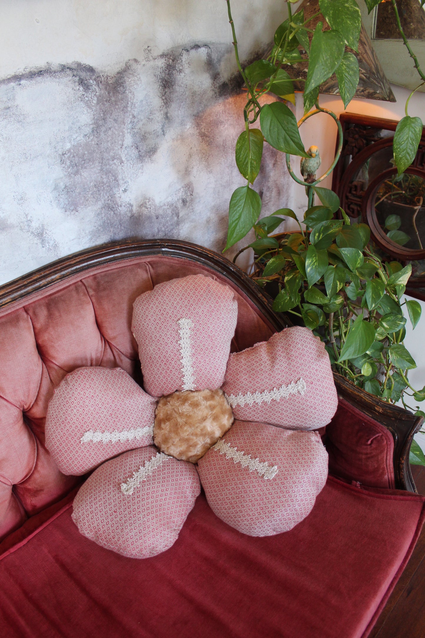 PRE-ORDER Daisy Pillow